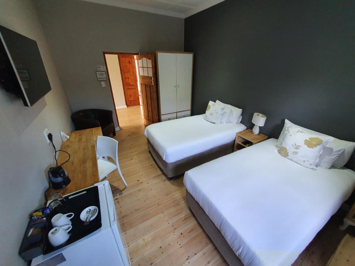 Two Fat Owls Guesthouse Джордж Екстер'єр фото