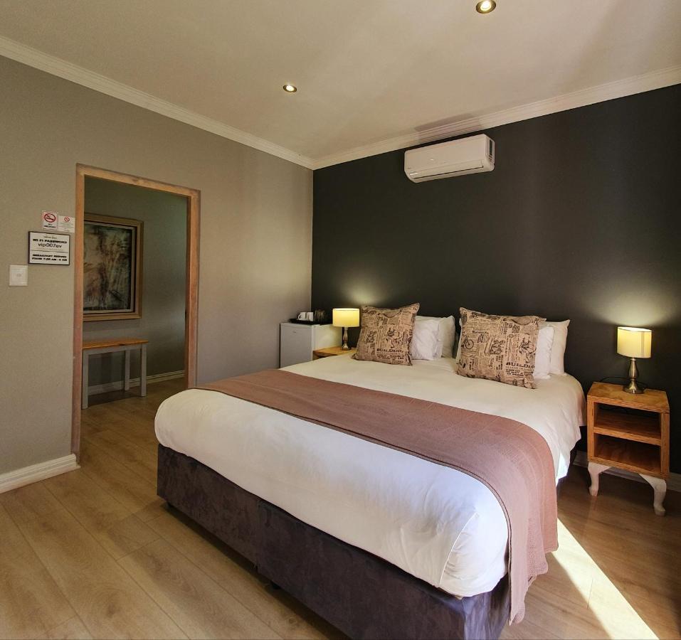 Two Fat Owls Guesthouse Джордж Екстер'єр фото