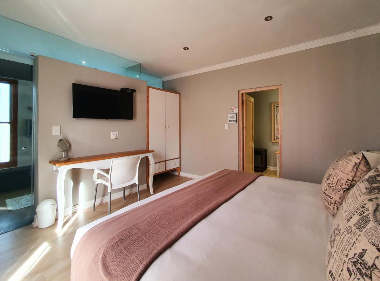 Two Fat Owls Guesthouse Джордж Екстер'єр фото