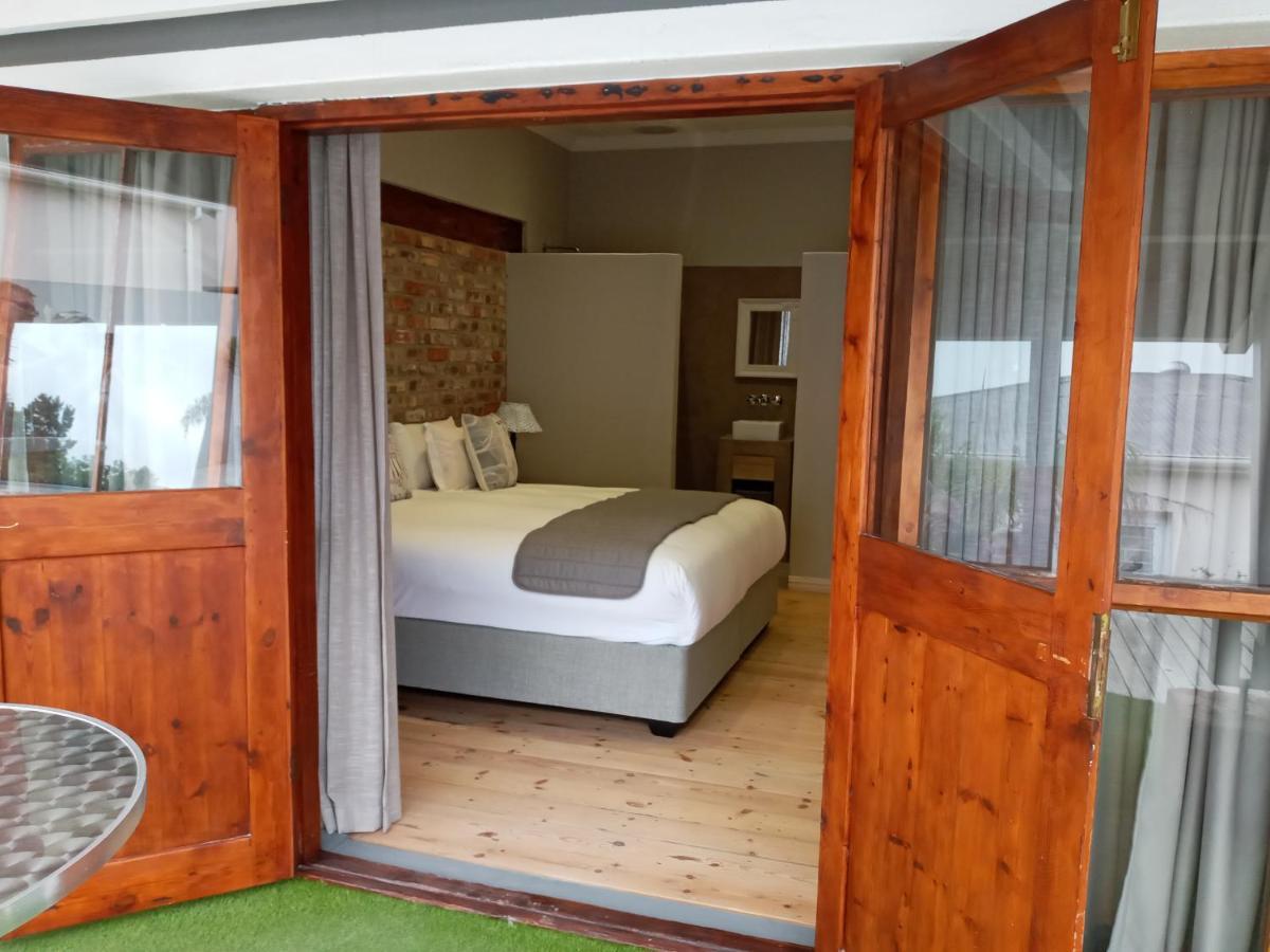 Two Fat Owls Guesthouse Джордж Екстер'єр фото
