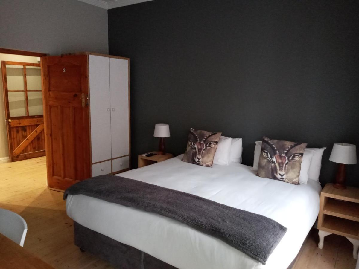 Two Fat Owls Guesthouse Джордж Екстер'єр фото