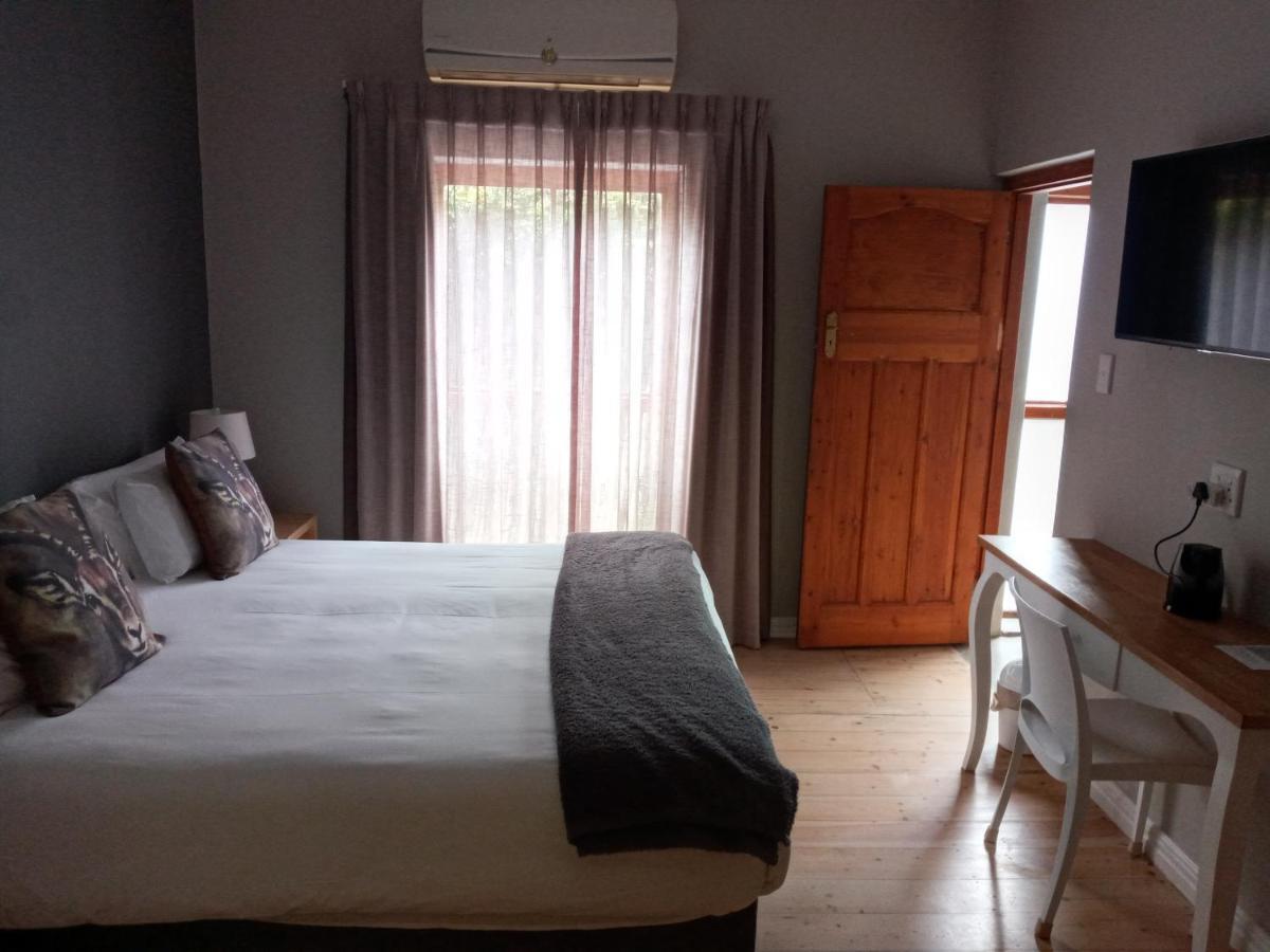 Two Fat Owls Guesthouse Джордж Екстер'єр фото